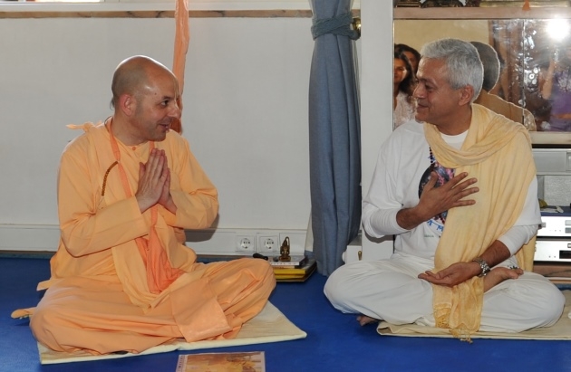 Visit of Svámin Yadunandana  - ISKCON Hare Krshna -